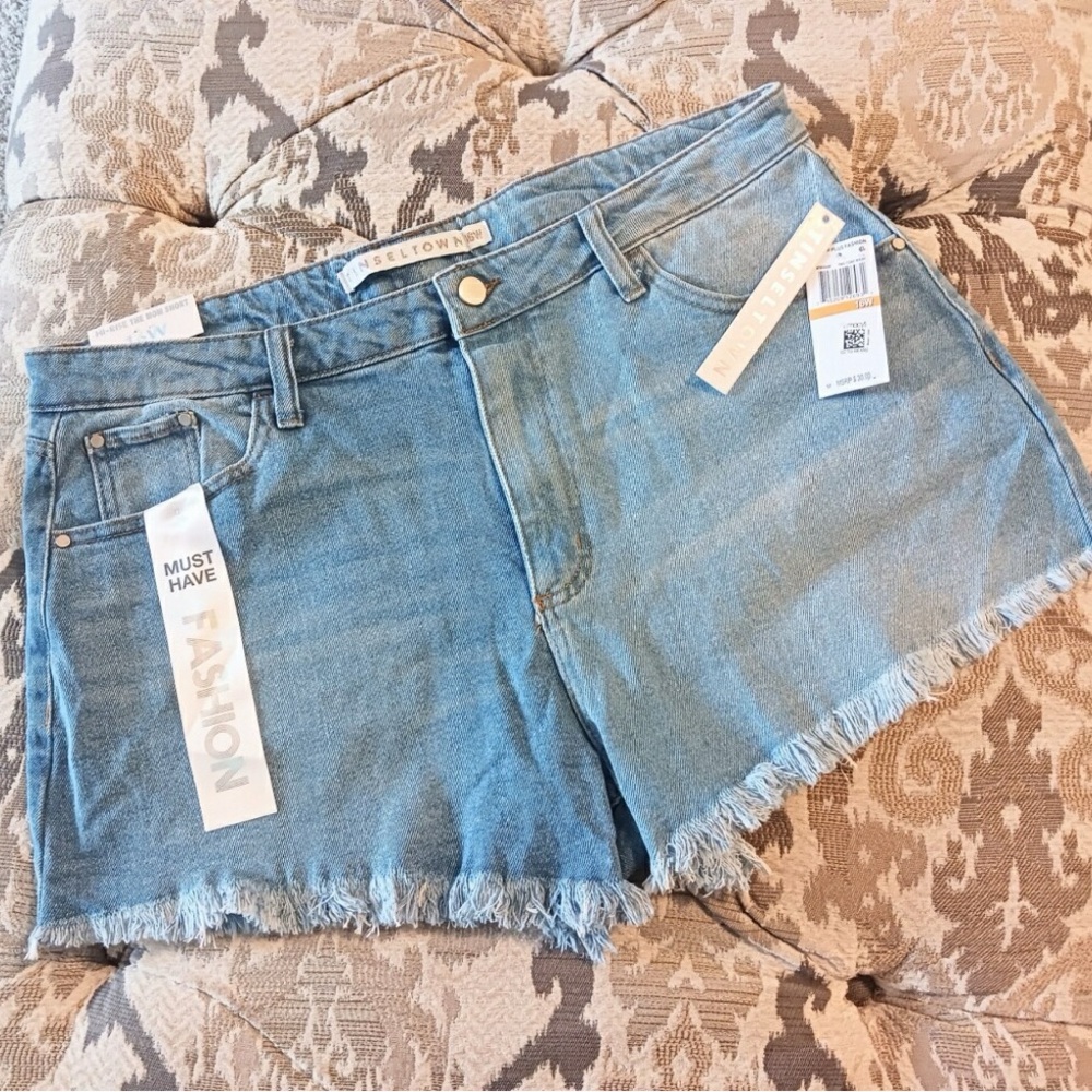 Tinseltown Shorts & Rompers/Tinseltown Hi-Rise " The Mom Short"